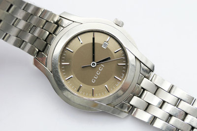 (小蔡二手挖寶網) 瑞士製 GUCCI 古馳 5500XL 石英錶 日期顯示 全原裝 有行走 商品如圖 1元起標 無底價