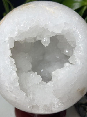 天然晶洞開口笑球擺件規格.13公分左右重量:2.27公斤 水晶 擺件 原石【紫竹齋】842