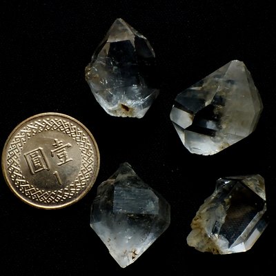 閃靈鑽052–16.2公克。赫基蒙水晶。珍藏水晶