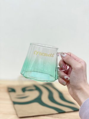好美日本 星巴克Starbucks 2022年虎年新年  漸層 富士山 杯子 玻璃杯 耐熱玻璃杯
