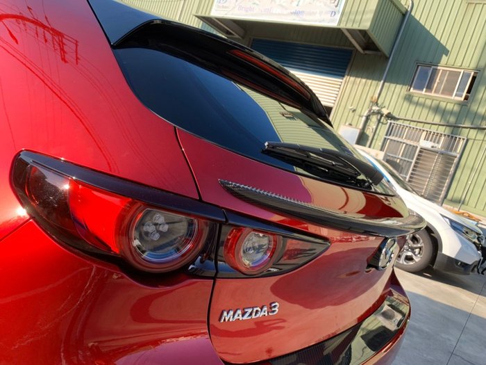 新款19年 Mazda3 4代 5門車 類原廠款尾翼 中尾翼 外觀改裝 Frp材質 卡夢 Yahoo奇摩拍賣