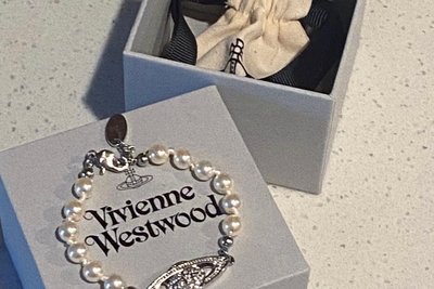 西太后Vivienne Westwood 珍珠土星手鍊 🌸 貴族千金風 朋克風 都可搭配 全新 帶盒子帶防塵袋
