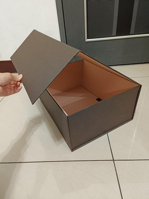 比利時皇家精品 DELVAUX 磁扣掀蓋式包裝禮盒 41*32*18cm 磁鐵盒 磁吸盒 名牌包 包裝盒 收納盒 禮品盒 1130425
