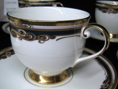 日本製 絕版品[ 金彩雲紋 ]~日本製名瓷~鳴海NARUMI骨瓷MIRANO系列~茶杯咖啡杯組1杯1盤