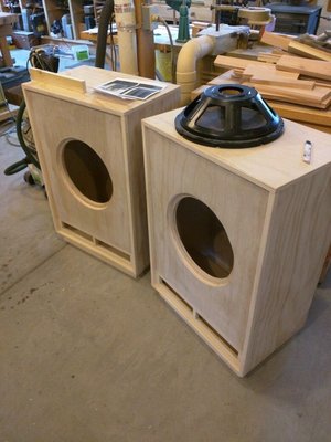 台北部音響修理重低音喇叭木箱修理復原修理喇叭單體音箱修理木頭木箱訂制29年修復技術