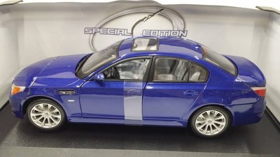 【統一模型玩具店】Maista《BMW：M5／藍色》 金屬合金車.鐵殼觀賞車.靜態模型汽車 1: 18【絕版缺貨】