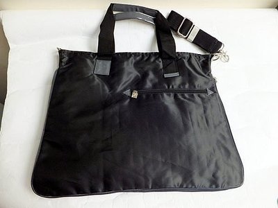 蘭蔻Lancome 玫瑰風尚旅行袋 旅行包 可調大小 尼龍 手提/ 斜揹 多用途 -黑- 新-附 肩揹帶-A4