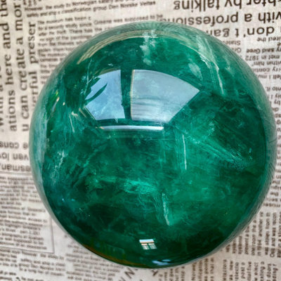 ml441高品質天然大個綠螢石水晶球擺件，綠色水晶原石打磨， 水晶 擺件 文玩【天下奇物】713