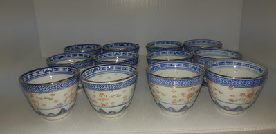 《壺言壺語》早期景德鎮製米粒杯十二個一標 全新