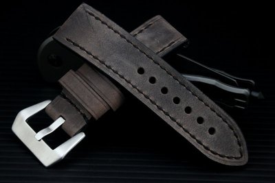 24mm沛納海的新衣banda替代PANERAI,SEIKO hamilton直身復古味消光深棕色鏽蝕感牛皮錶帶黑線