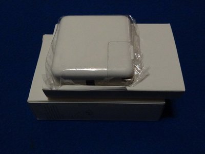 [yo-hong]全新盒裝 2.1a USB4口充電器 iphone4/5s 三星 htc ipad 聯想 華為