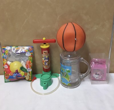 二手 hello kitty貼紙/水晶球恐龍裝飾用流沙玻璃杯/橘色籃球小皮球/玩具充氣幫浦/乳膠氣球-水球幫浦組
