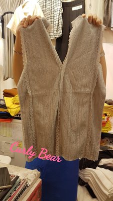 蕾絲V領上衣(灰) - Curly Bear 韓國服飾&雜貨