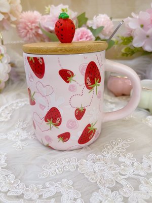 粉紅玫瑰精品屋～🍓可愛草莓陶瓷帶蓋馬克杯🍓