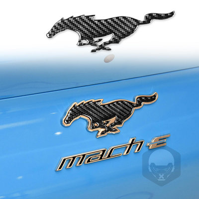適用于電動野馬Mach-E 內飾改裝件碳纖維后logo小裝飾貼汽車配件