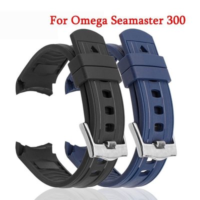 熱銷 Omega Seamaster 300 矽橡膠錶帶替換錶帶不銹鋼扣 20mm 彎曲末端黑色藍色柔軟腕帶--可開發票