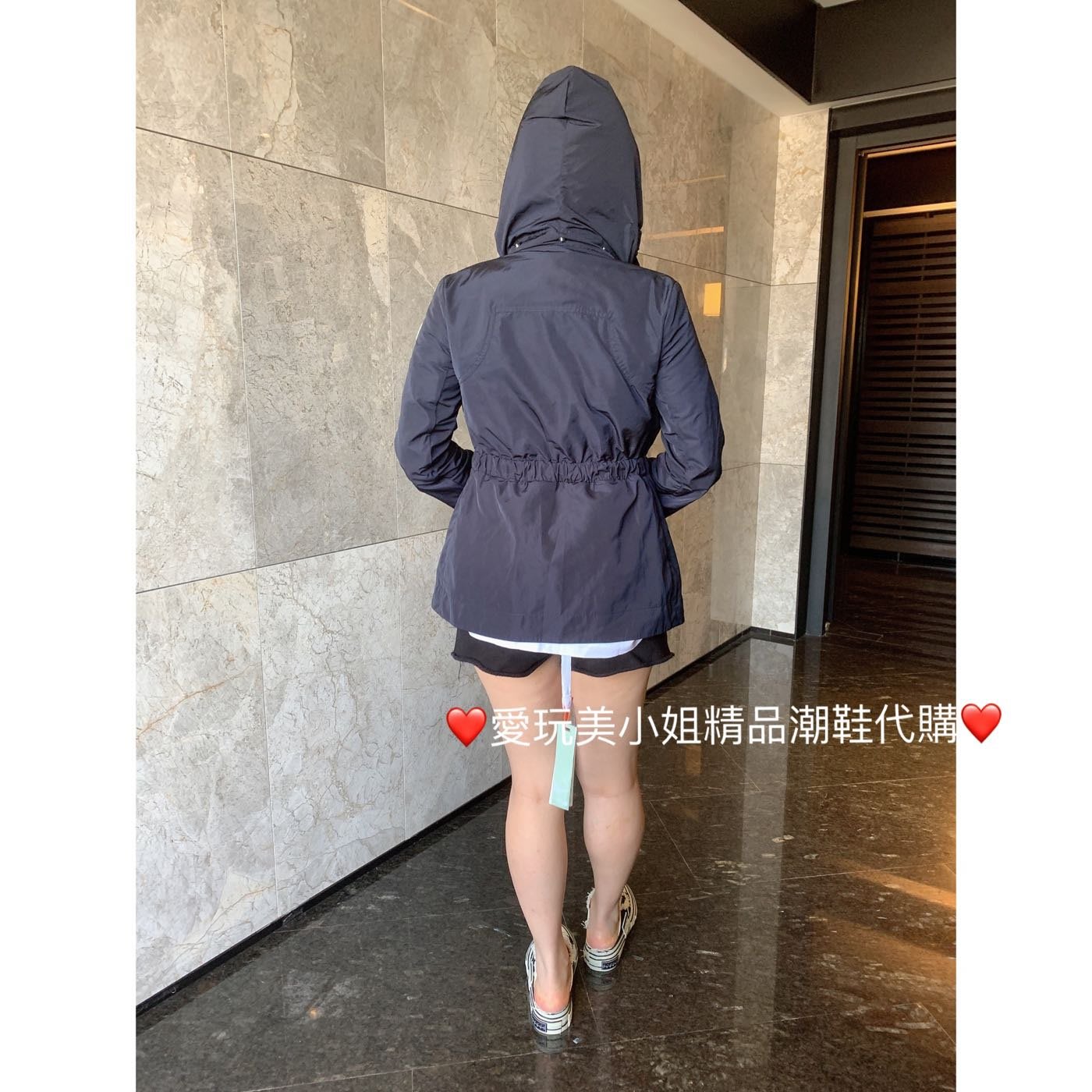 Moncler 女裝機能性風衣外套腰部有鬆緊束帶可寬鬆可收腰❤️ 帽子也可