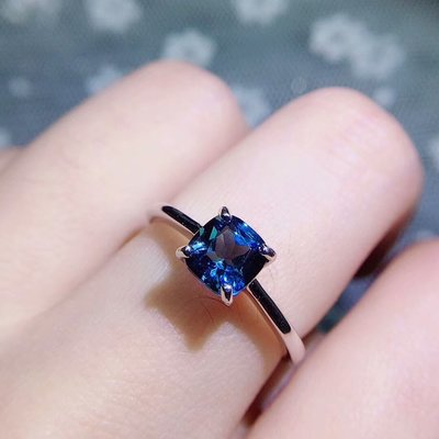 【托帕石戒指】天然倫敦藍托帕石戒指 公主方 天然寶石 色澤濃郁 火彩爆閃 美麗的深藍色
