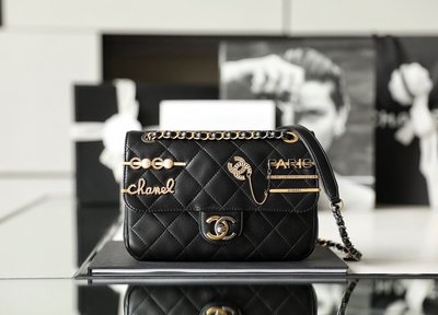 『RP精品』Chanel 香奈兒 22年早春限量款 Lucky Charm徽章口蓋包 CF 小號 黑色 斜背包 側背包