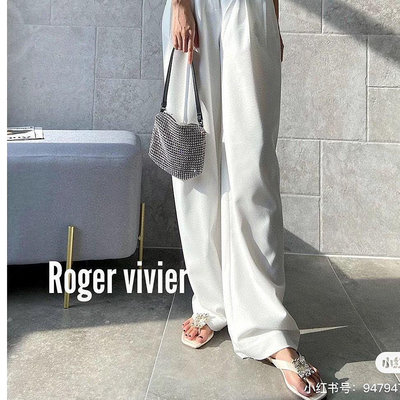 新店促銷 Roger Vivier  RV水鉆真皮人字拖鞋女網紅百搭方頭款平底拖鞋外穿沙灘拖鞋