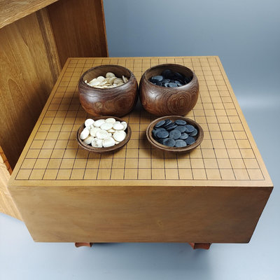 日本新榧圍棋桌圍棋子一套。老榧木圍棋墩獨木23號