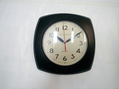 【Timezone Shop】 黑的 半消光 方型 簡單樸素 廚房鐘/辦公鐘/方鐘/時鐘/掛鐘/clock/壁鐘