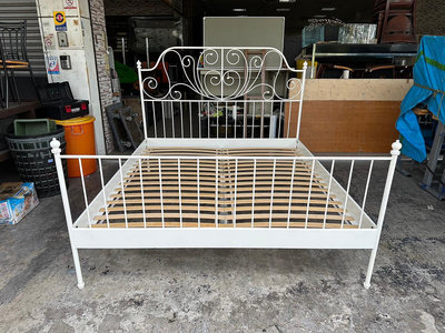 香榭二手家具*IKEA LEIRVIK 白色鐵製 雙人加大6尺床框- 附床底板條-床架-床板-歐式床-鐵床-床組-公主床