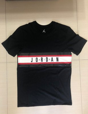 全新正品Air Jordan 男生黑色短T（尺寸：S)Nike