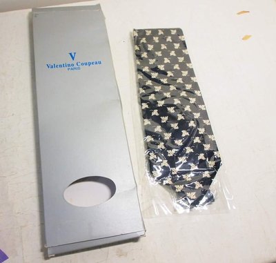 全新, Valentino Coupean 領帶