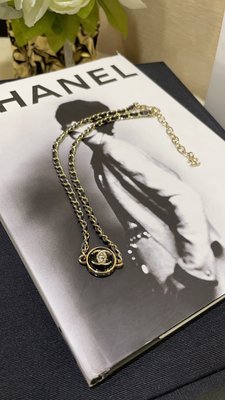 台灣現貨 Chanel 皮穿 鈕扣 頸鏈/項鍊 還可以當手鍊、超級百搭 2色可選 黑/白 $2xxxx
