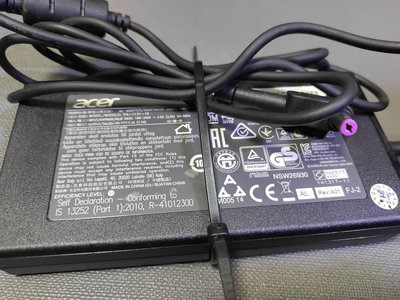 PA-1131-16 Acer宏碁19V 7.1A 135W電源適配器 筆電變壓器 二手良品 書房