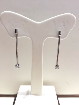 天然20分鑽石耳環，經典設計款式不退流行，簡單耐看款式，香港金工超值優惠價16800
