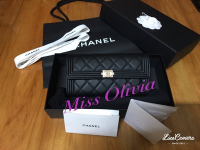 MissOlivia名牌包包店~~~Chanel boy黑色荔枝皮金釦長夾（參考未售）
