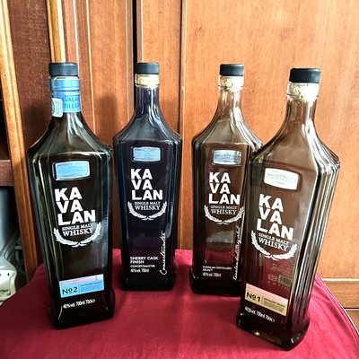 金車噶瑪蘭 KAVALAN 威士忌空酒瓶(700ml)/多用途玻璃空瓶/空洋酒瓶/裝飾/容器/花器