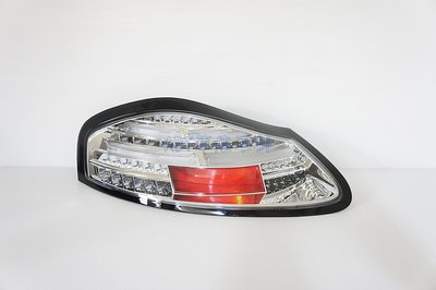 ~~ADT.車材.車材~~Porsche 保時捷 BOXSTER 986 LED跑馬方向燈 導光 黑邊框透明殼尾燈一組