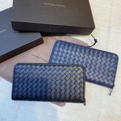 閒置品出售 （9.7新）Bottega Veneta BV 黑色/深藍色 ㄇ型拉鍊長夾 錢包