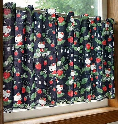 『 貓頭鷹 日本雜貨舖 』日本製 凱蒂貓 精美刺繡風格 草莓🍓 棉麻短門簾