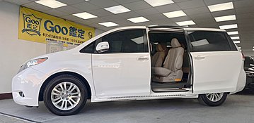 TOYOTA SIENNA XLE 旗艦八人座休旅，豪華大空間 2014年 益誠