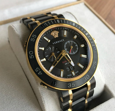 VERSACE V-Extreme Pro 黑色錶盤 黑色配金色不鏽鋼錶帶 石英 男士手錶 VCN040017