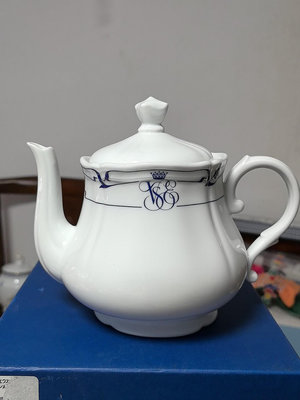 意大利名瓷理查德基諾里咖啡壺 茶壺 全新全品帶原盒 高度14