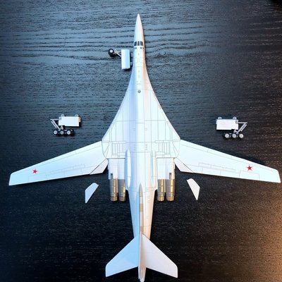1：200比例合金飛機前蘇聯涂裝TU-160白天鵝戰略轟炸機成品模型【爆款】