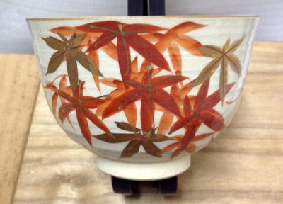 日本瓷器 手拉胚 抹茶茶碗 純手工繪製 楓葉圖 底有落款