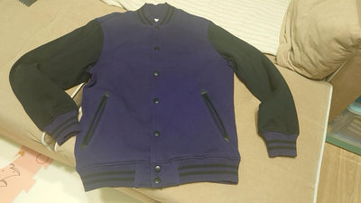 GU秋冬棒球外套 經典黑紫配色