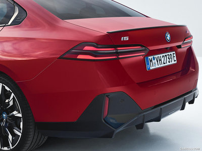 【樂駒】BMW G60 M60i 碳纖維 原廠小鴨尾 素材 空力套件 外觀