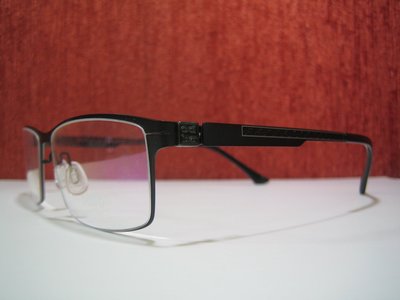吉新益眼鏡公司 odbo專利整支框無螺絲一體延展鈦眼鏡*彈性鈦完全無負擔 1374 C4 霧黑
