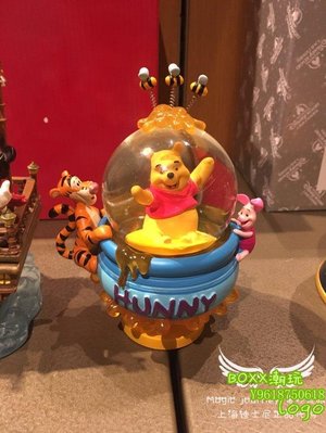 BOxx潮玩~上海迪士尼代購小熊維尼水晶球禮盒擺件工藝品擺設送人禮品