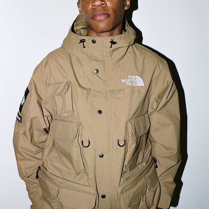 ☆LimeLight☆ Supreme x The North Face Cargo Jacket 十袋風衣外套