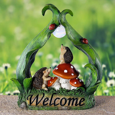 現貨創意擺件美式創意園林太陽能動物擺件刺猬蘑菇歡迎牌花園景觀樹脂裝飾品