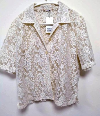 日本製 M號白色蕾絲上衣 /襯衫