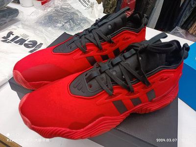 ( 大腳宗哥) Adidas Trae Young  紅黑款 籃球鞋款  US : 14  號 !